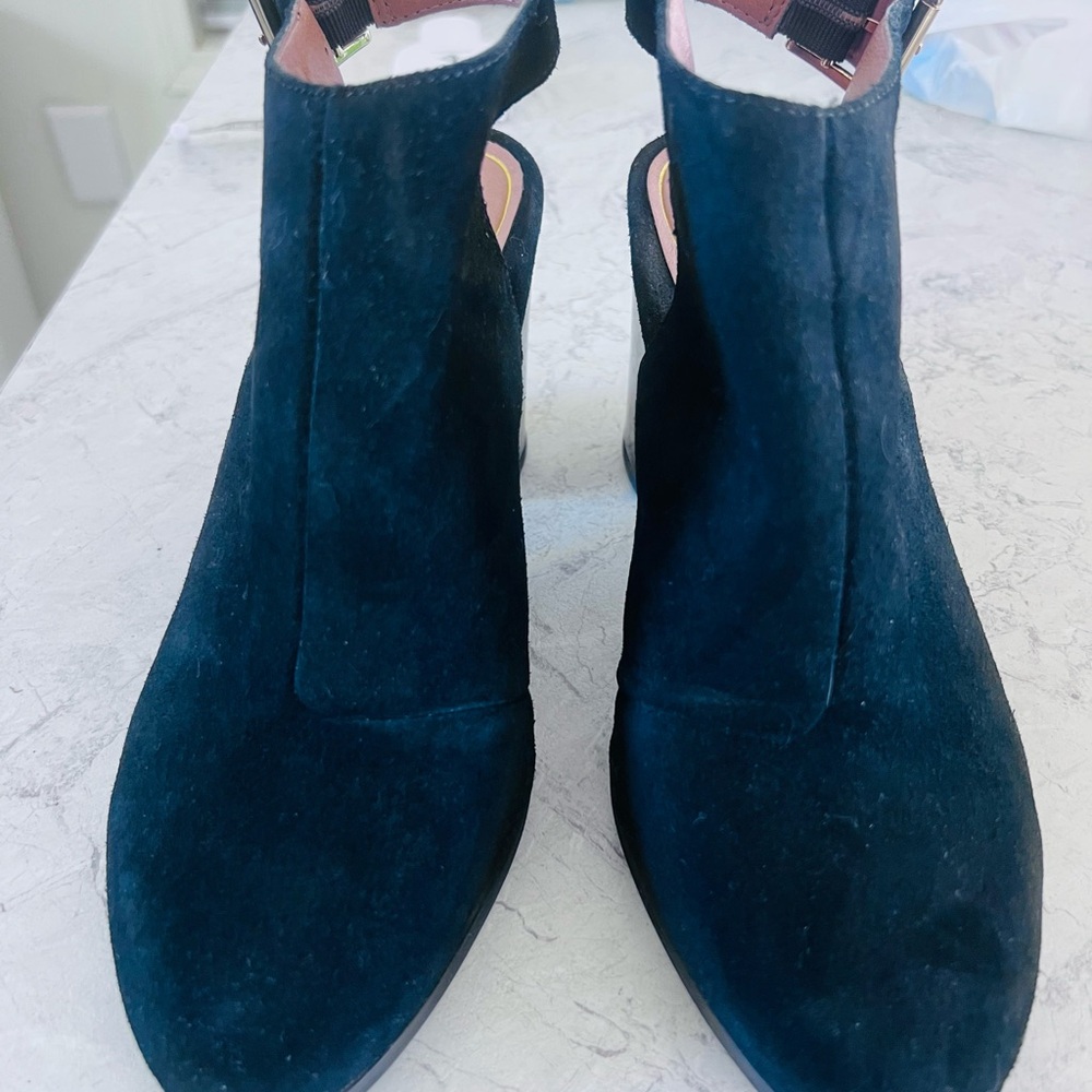 Vionic Women's Dark Blue Ankle Booties